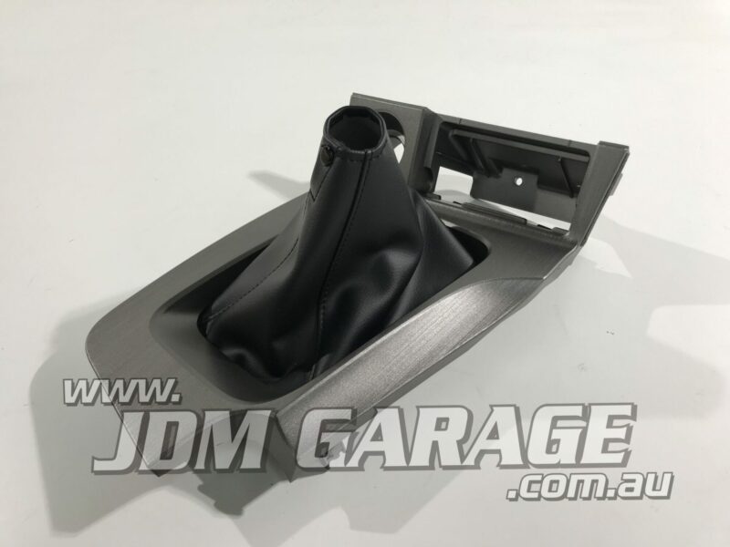 R34 GTR Shifter Surround and Boot - Image 3