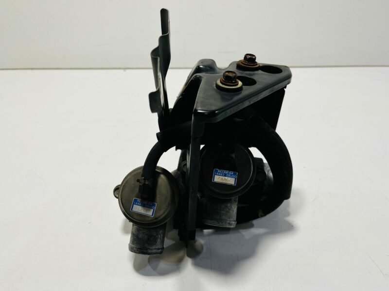 R32 GTR Blow Off Valves with Bracket - Image 2