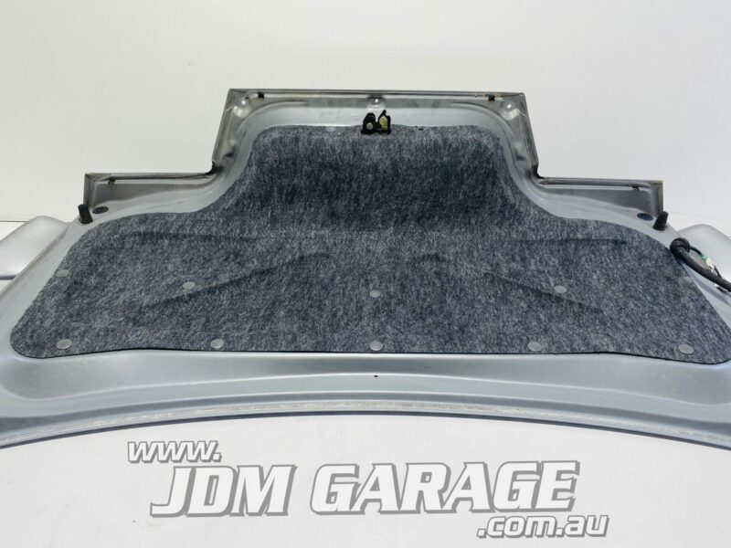 R33 Sedan Boot Lid and Spoiler - Image 3