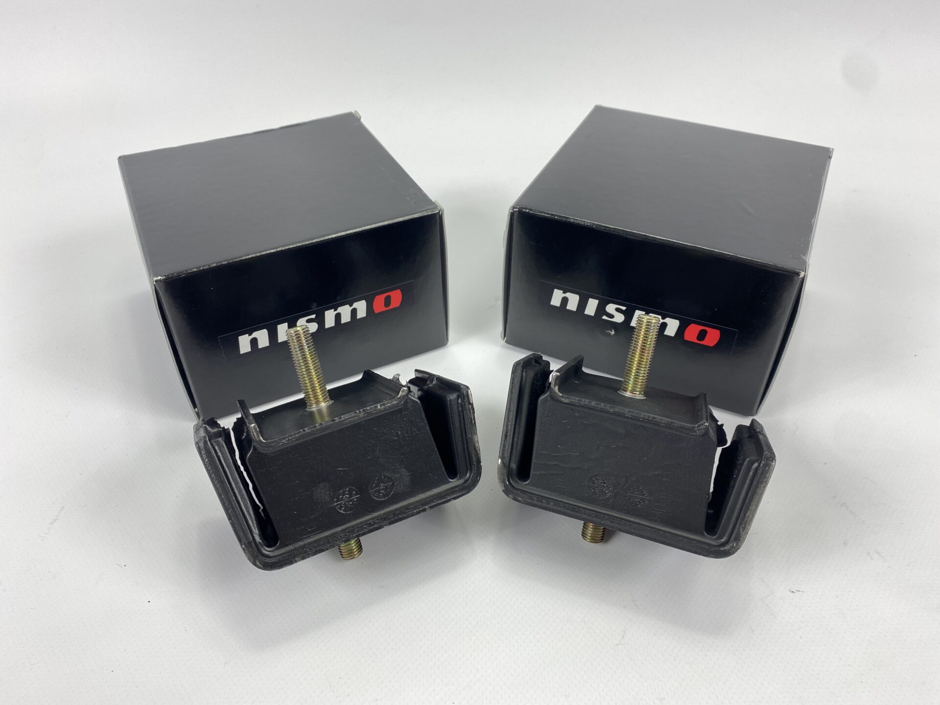 パーツ nismo 11220-RS580 NISMO front Reinforced Engine Mounts For