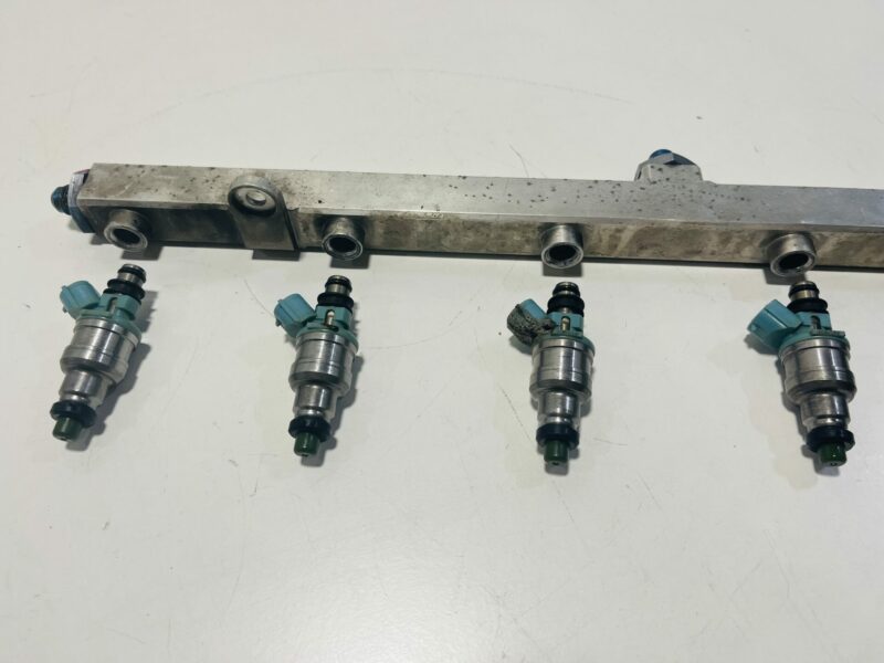 Sard 1000cc Injectors with Tomei Fuel Rail RB26 - Image 3