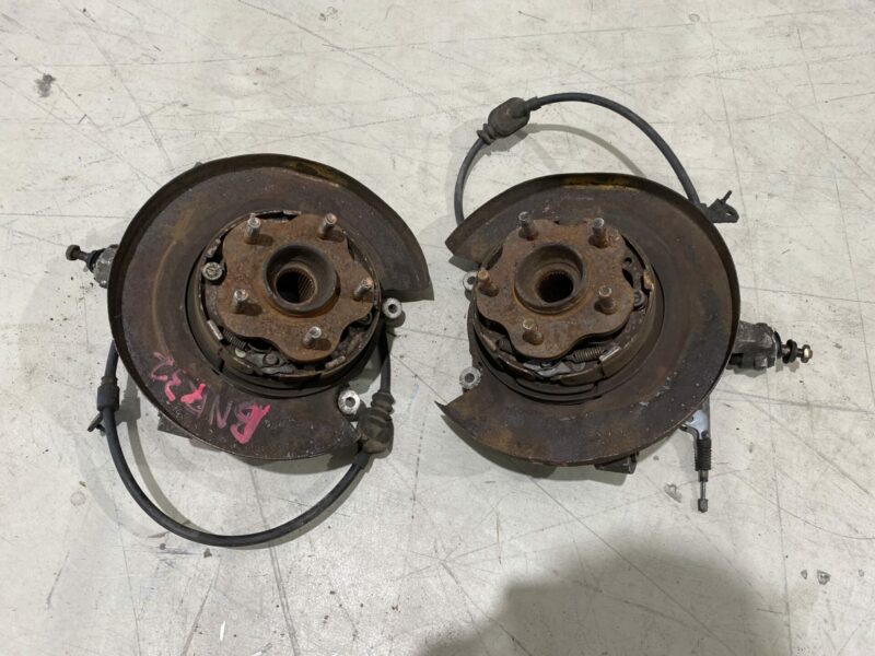R32 GTR Rears Hubs and Knuckles