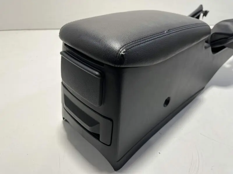R34 GTT Sedan Centre Console with Lid - Image 7