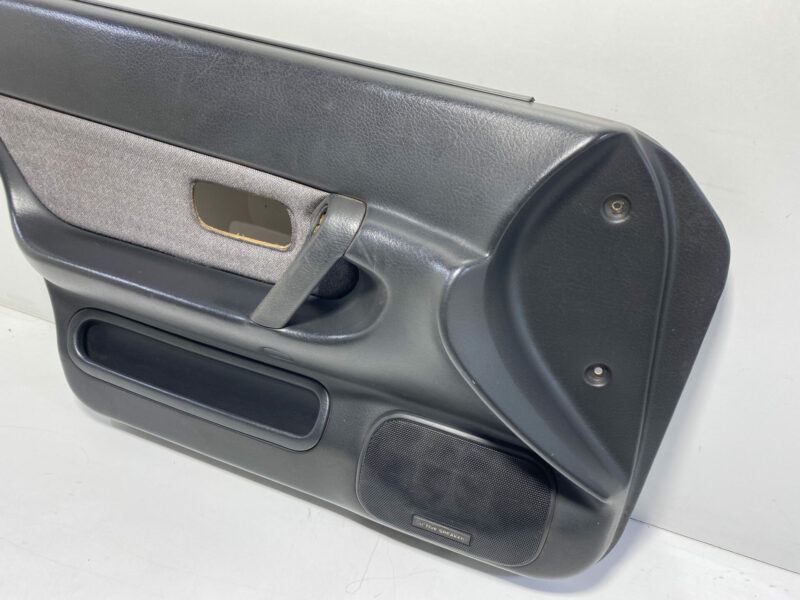 R32 Sedan Front Passenger Door Trim - Image 3