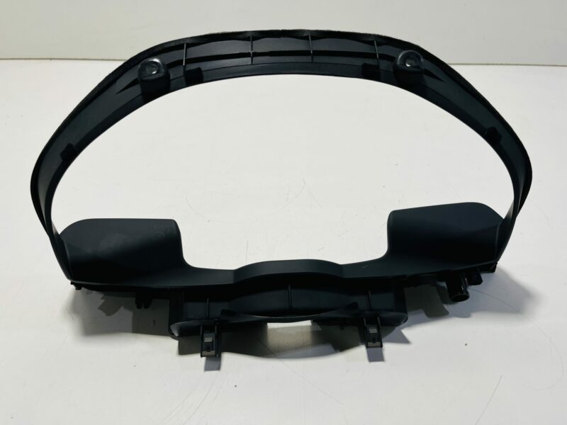 R34 Cluster Surround - Image 3