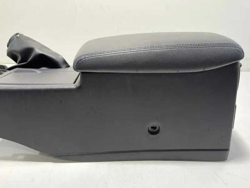 R34 GTT Sedan Centre Console with Lid - Image 8