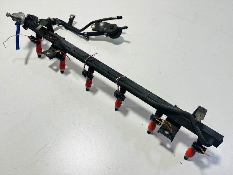 Sard 850cc Injectors with Nismo Fuel Reg R33 GTR