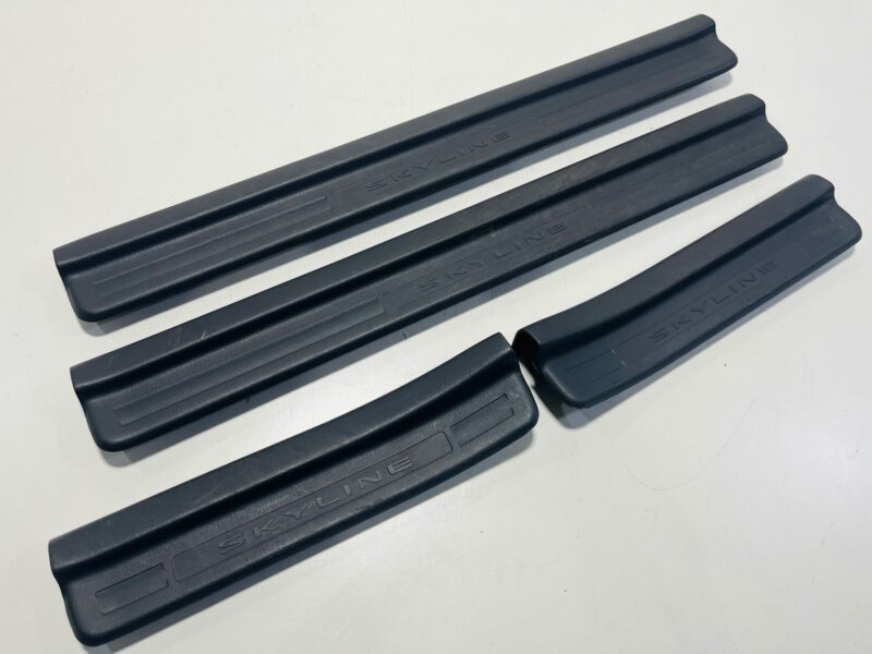 R34 Sedan Scuff Plates Panels