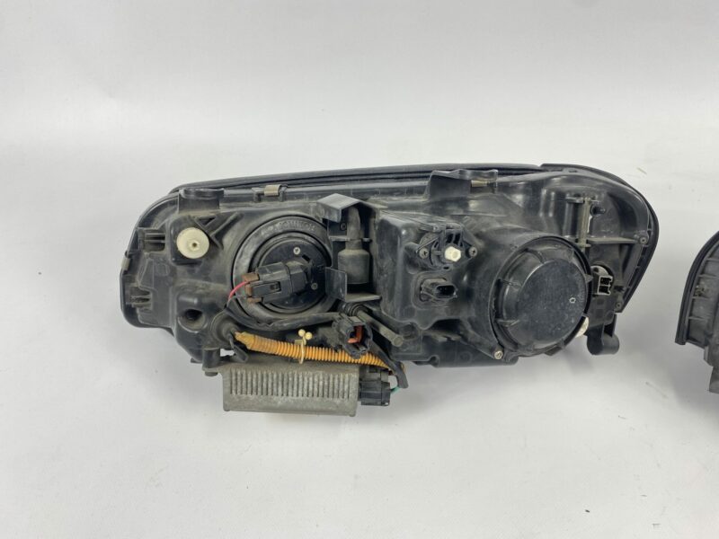 R34 GTR Xenon Headlights Series 1 Pair - Image 4