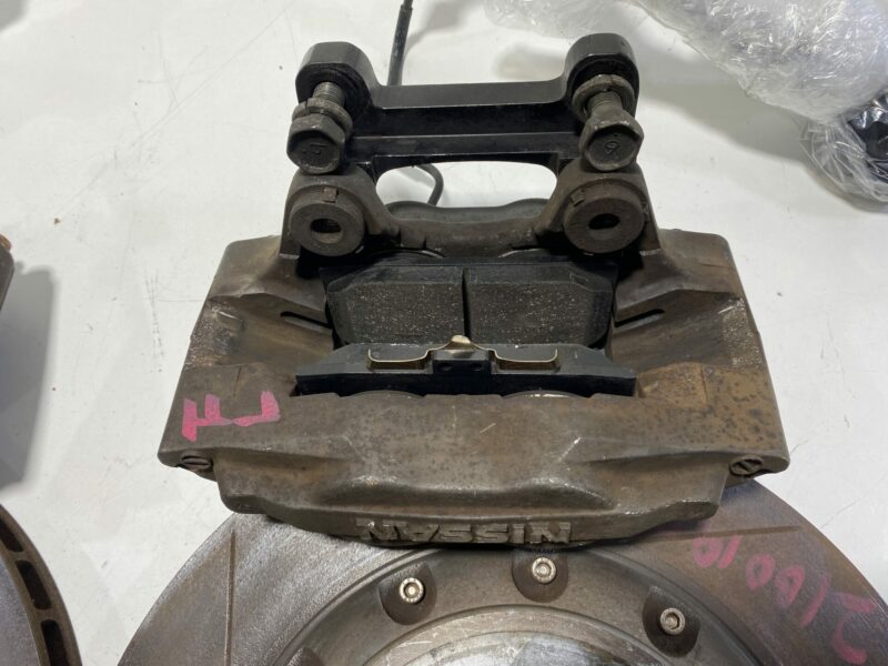 R32 GTST Calipers with 330mm Rotors - Image 5