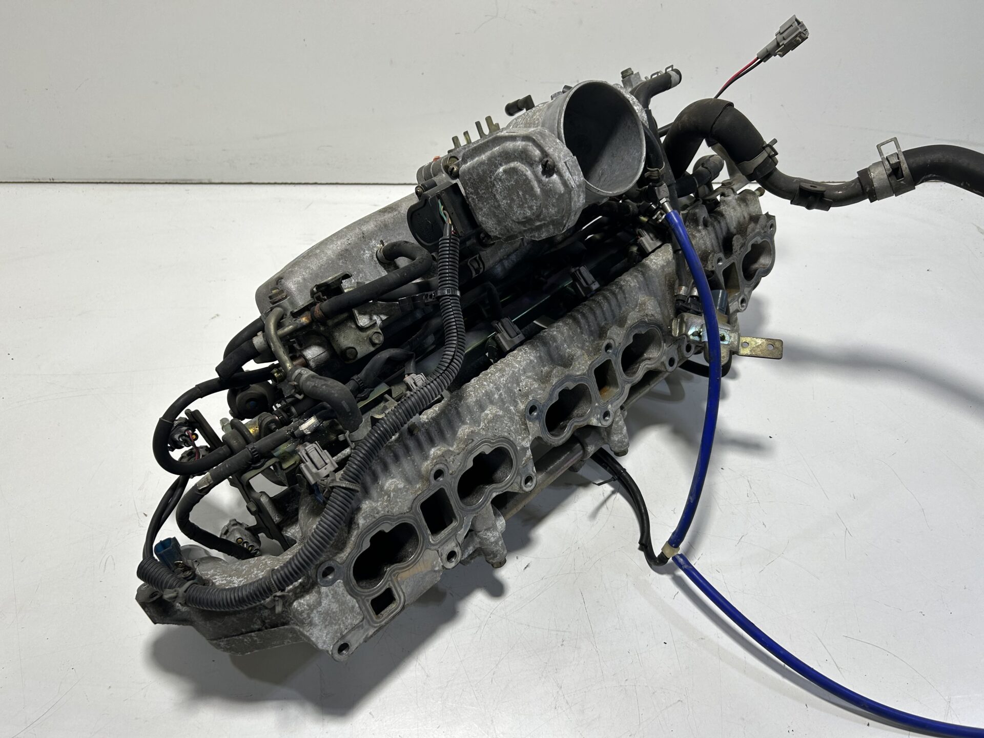thumbnail image 2 of Revell 1:25 Scale Inglese Intake Manifold Model Kit – Unpainted/Raw, Vintage 2 of 5