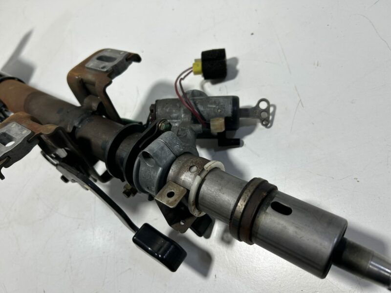 R32 GTR Steering Column and Barrel - Image 2
