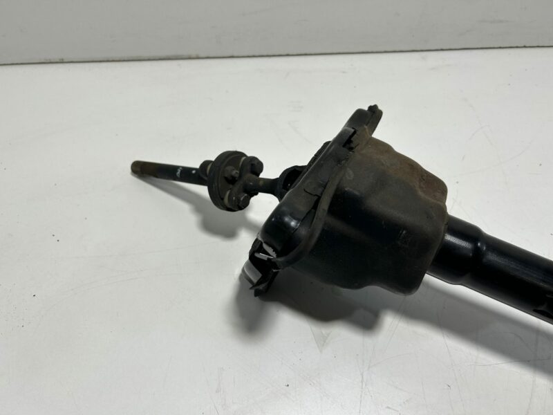R32 GTR Steering Column and Barrel - Image 3