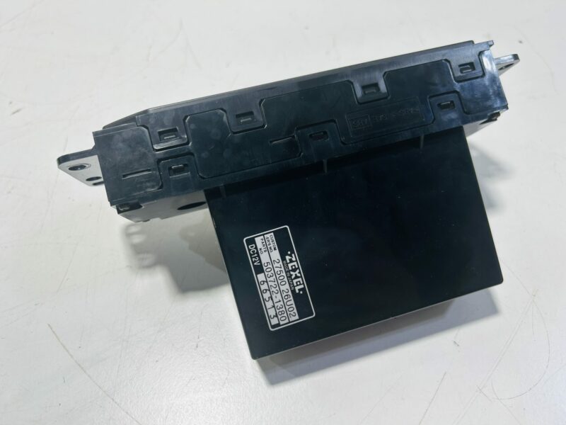 R33 Climate Air Con Control Unit - Image 3