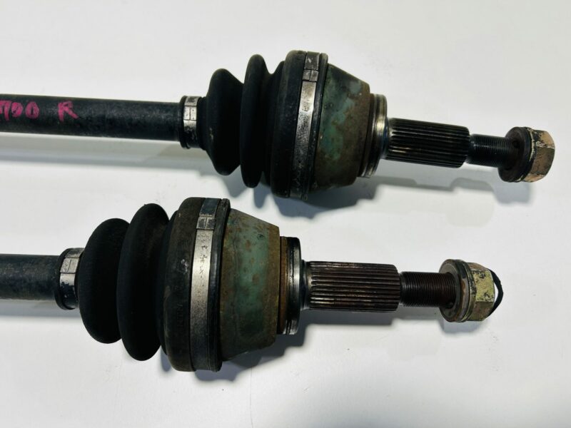 R32 GTR Rear Shafts Axles Pair - Image 3