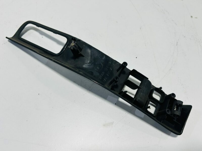 R33 Drivers Window Switch Surround Trim - Image 2