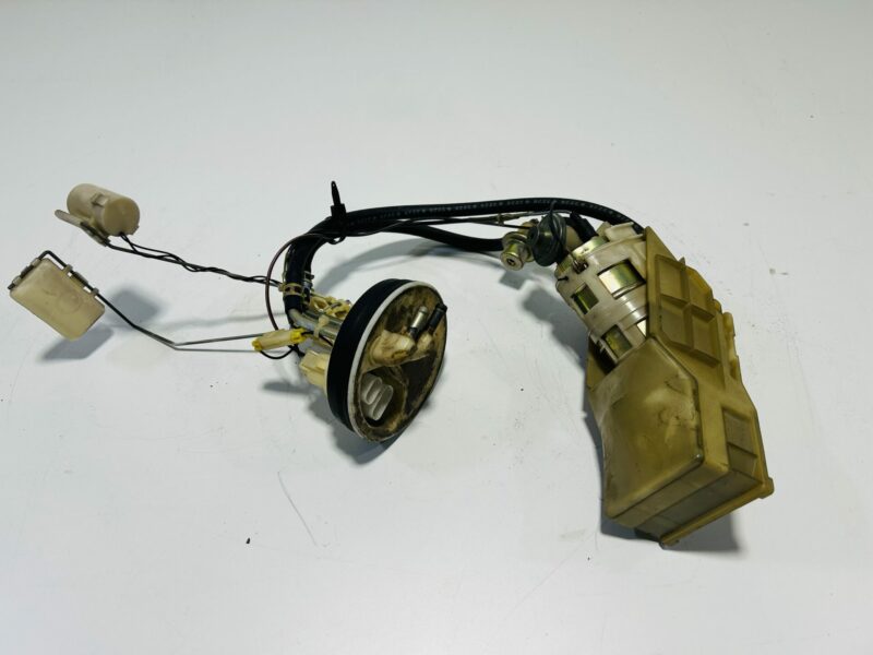 R32 GTR Fuel Pump and Cradle Sender