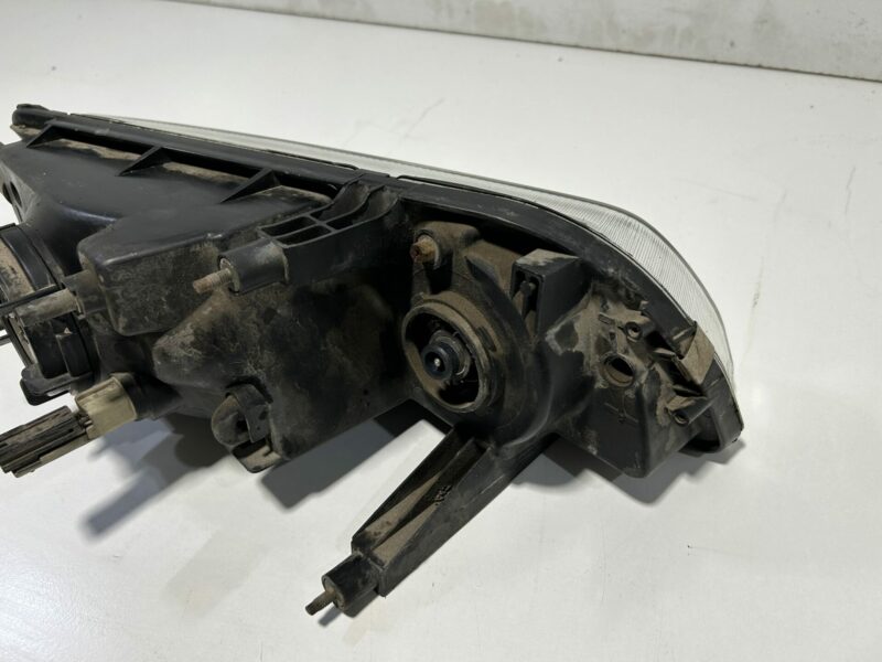 R32 N1 Passenger Side Headlight - Image 2