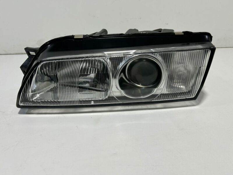 R32 Passenger Side Headlight