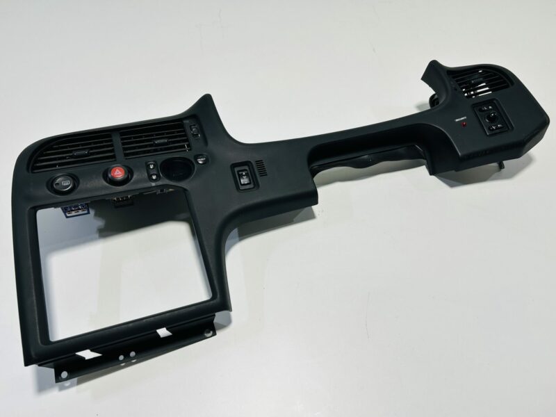 R33 GTR Series 3 Stereo Surround Trim