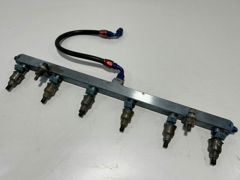 Tomei Fuel Rail with Sard 1000cc Injectors RB26