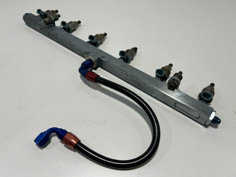 Tomei Fuel Rail with Sard 1000cc Injectors RB26 - Image 2
