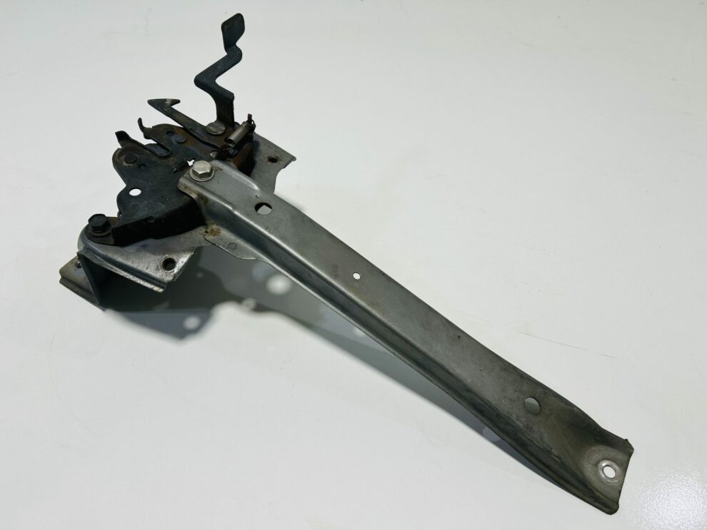R33 GTR Bonnet Latch And Support - JDM Garage Australia