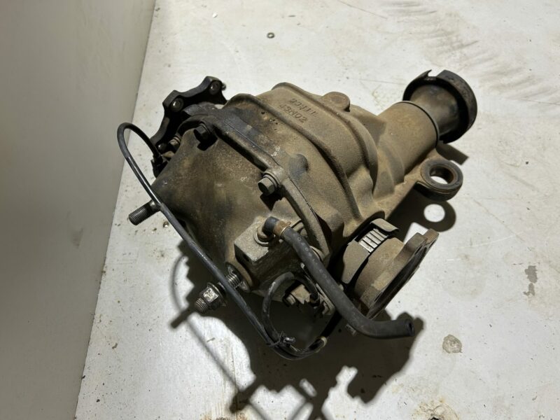 R33 GTR Rear Diff - Image 2