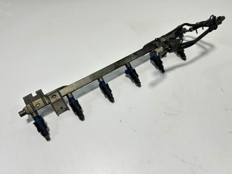 Denso 660cc Injectors with R32 GTR Fuel Rail RB26