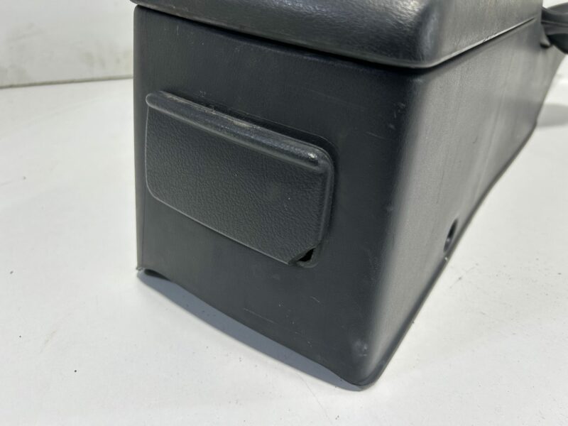 R33 Centre Console Trim with Cup Holder - Image 4