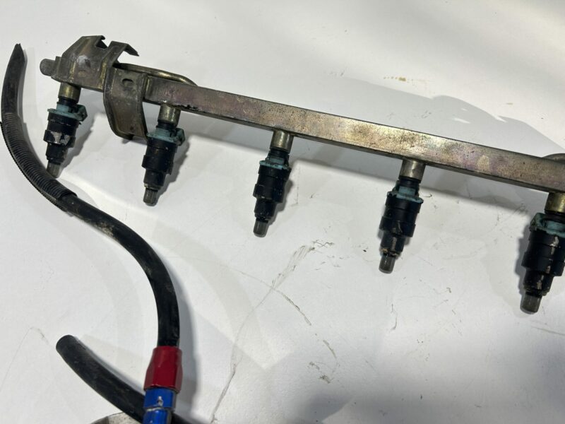 Sard 700cc Injectors with HKS Fuel Reg RB26 - Image 3