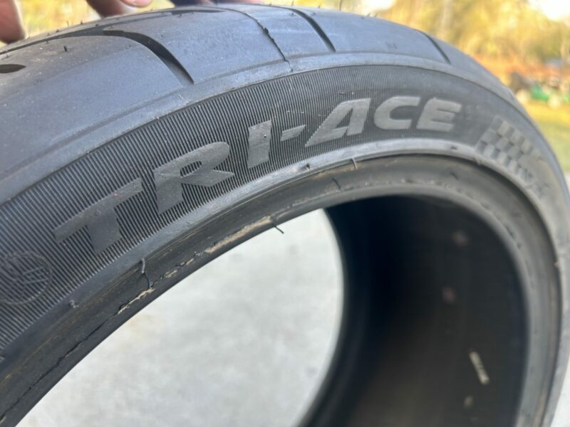 TRI-ACE Racing King Semi Slick Tyres 265/35/18 - Image 3