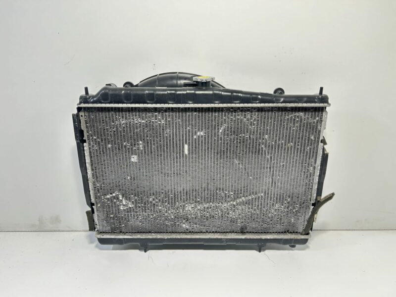 R34 GT Auto Radiator with Shroud - Image 2