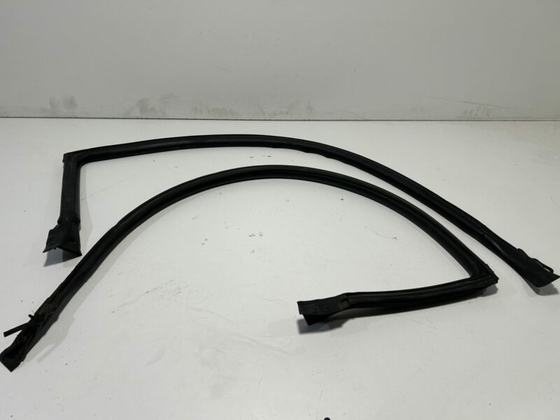 S15 Window Rubbers Seals Pair