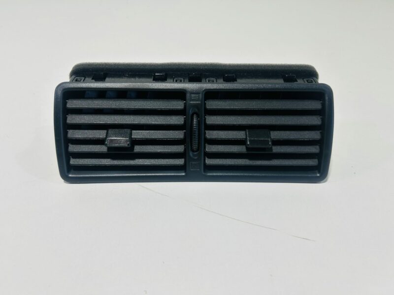 Genuine R32 Centre Air Con Vent EX DISPLAY