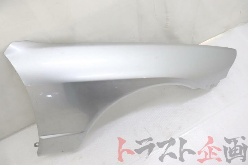 Genuine R32 GTR Drivers Side Guard RHS Fender - Image 4