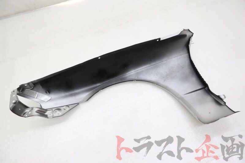 Genuine R32 GTR Drivers Side Guard RHS Fender - Image 7