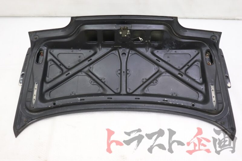 R32 GTR Boot Lid and Spoiler - Image 2