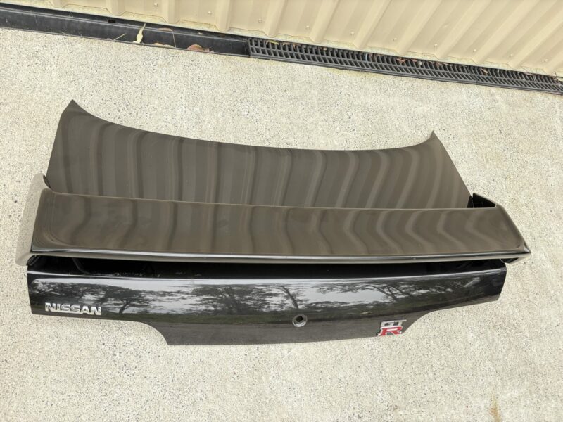 Genuine R32 GTR Boot and Spoiler - Image 3