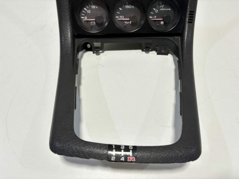 R32 GTR Stereo Surround with Centre Gauges Late Model - Image 2