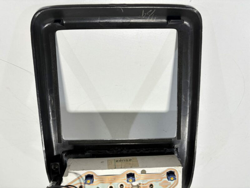 R32 GTR Stereo Surround with Centre Gauges Late Model - Image 3