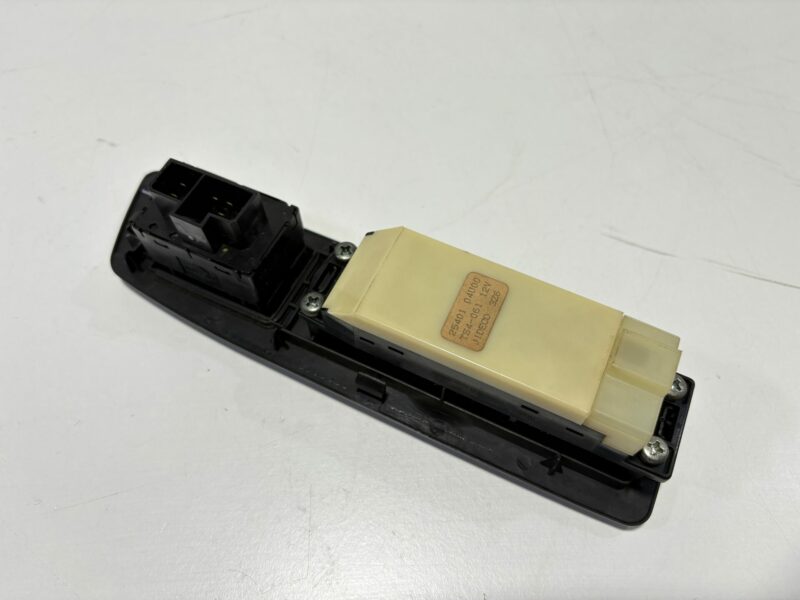 R32 Drivers Window Switch - Image 2
