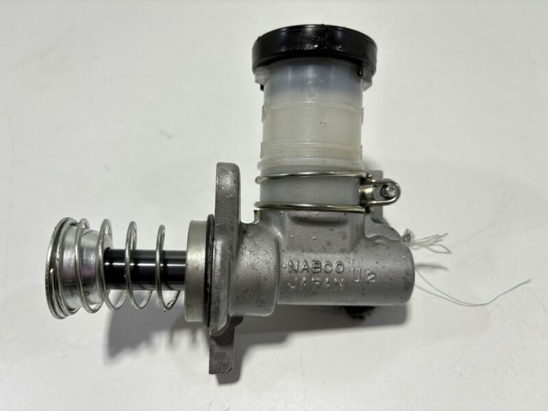 Genuine R32 GTR Clutch Master Cylinder - Image 2