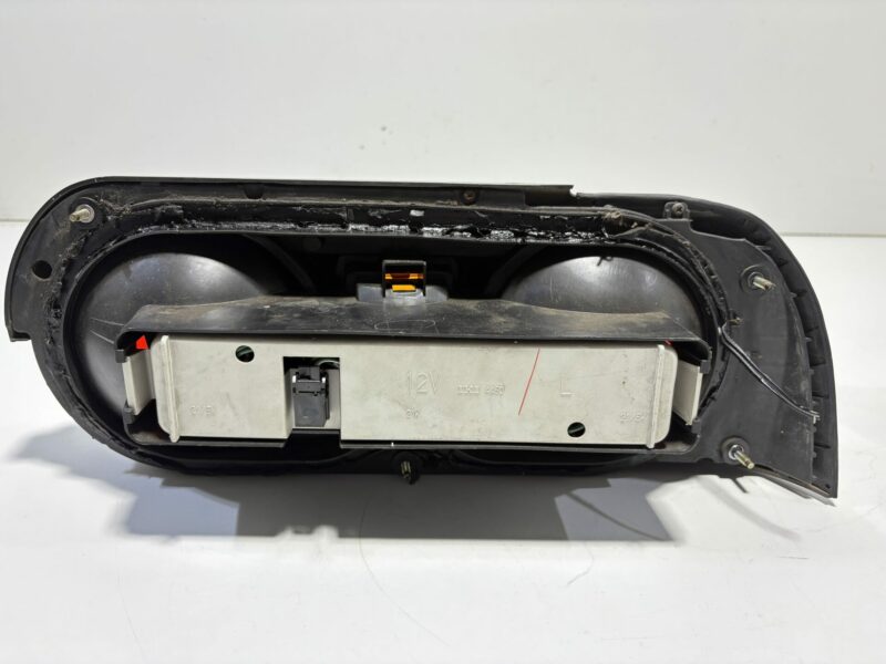 R32 Coupe Tail Lights Pair - Image 2