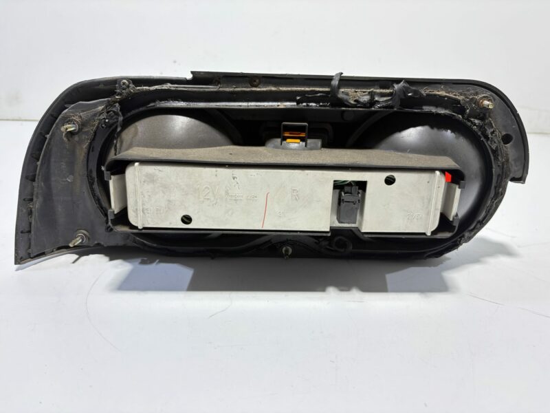 R32 Coupe Tail Lights Pair - Image 4