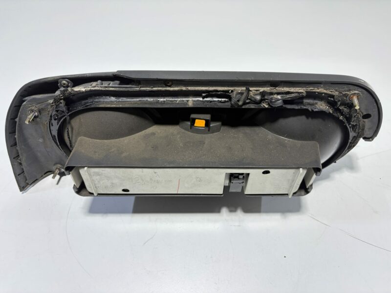R32 Coupe Tail Lights Pair - Image 5
