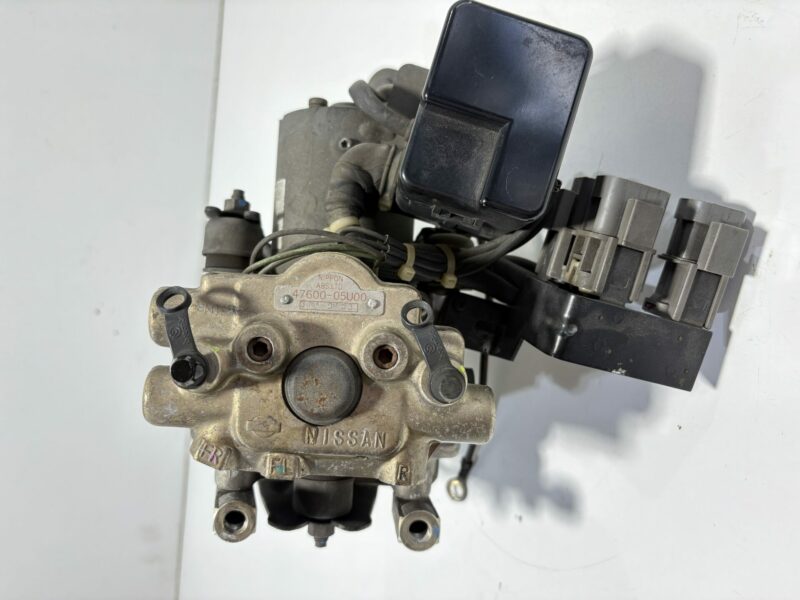 R32 GTR ABS Unit - Image 3