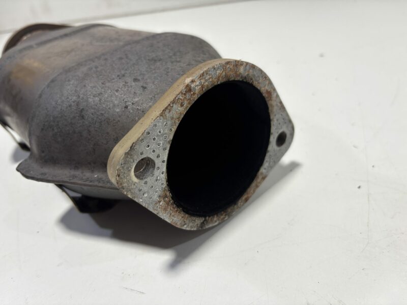 Metal High Flow Catalytic Converter Nissan - Image 3