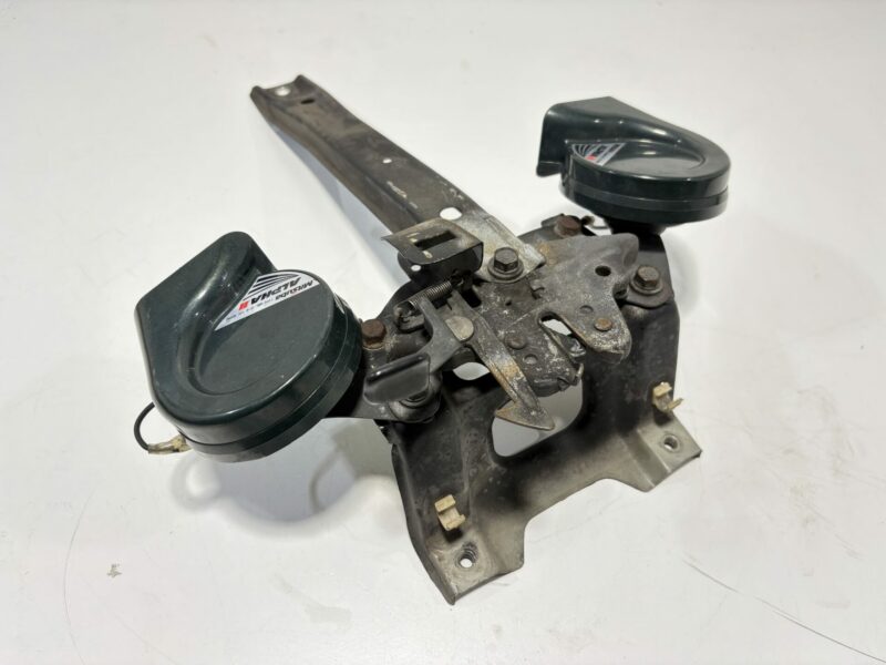 R32 GTR Bonnet Latch And Support
