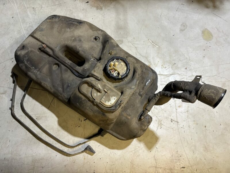 R32 GTR Fuel Tank and Tomei Pump Complete